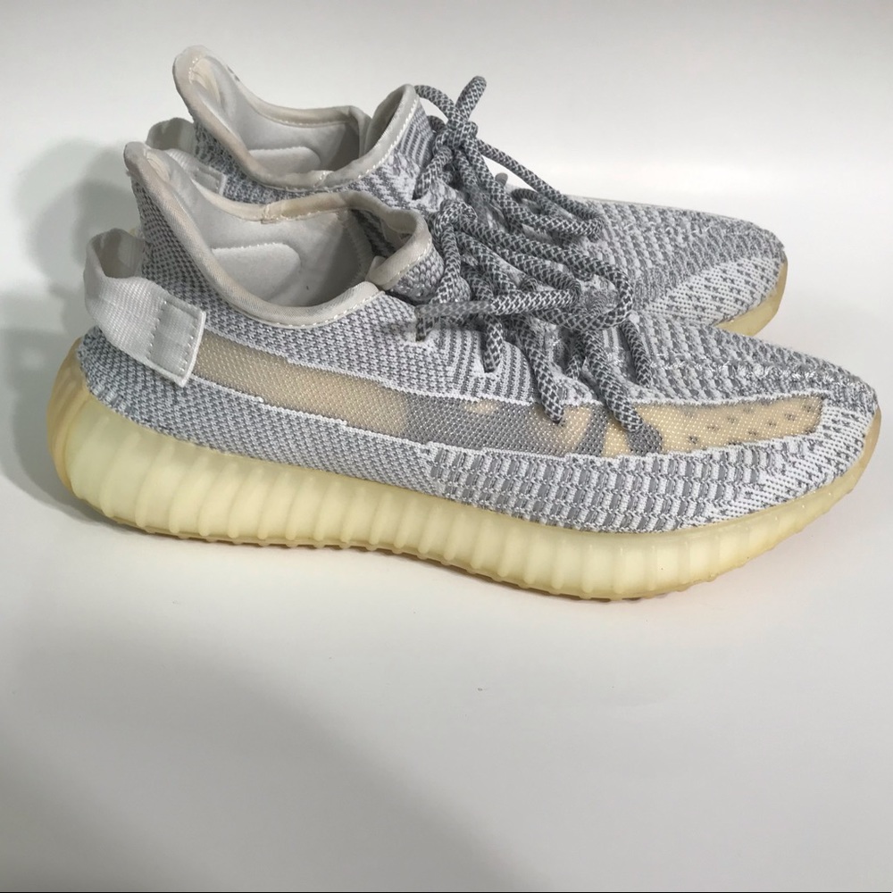 YEEZY BOOST 350 V2